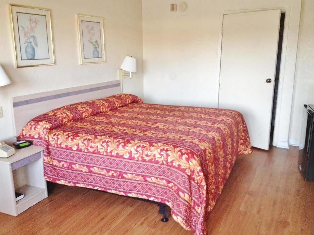 Americas Best Value Inn Giddings Eksteriør billede